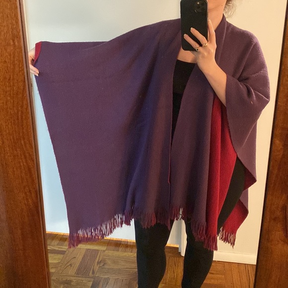 Double sided wool cape - Picture 4 of 12